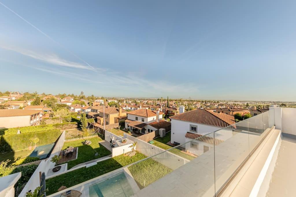 Villa Con Piscina Privada Gelves Exterior photo