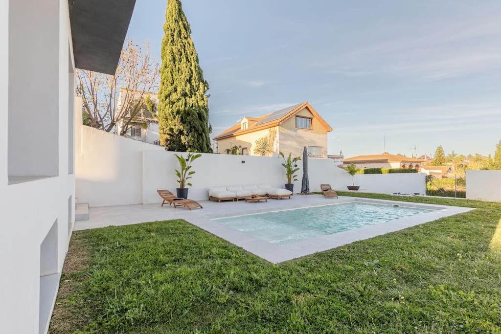 Villa Con Piscina Privada Gelves Exterior photo